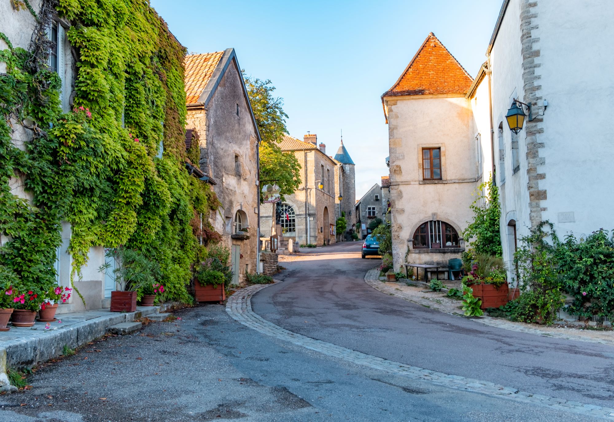 Замки, аббатства и шато. Аутентичные исторические городки и деревни Франции, где словно попадаешь в прошлое